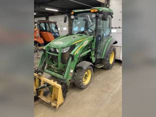 2015 John Deere 3046R