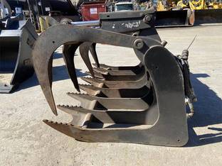 2017 Bobcat 7168343 GRAPPLE