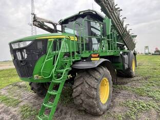 2023 John Deere 800R