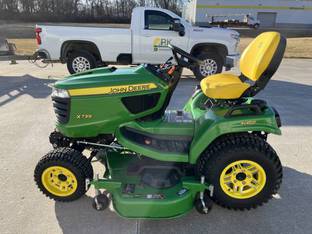 2023 John Deere X739