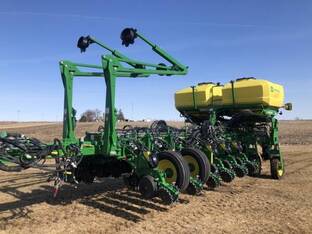 2023 John Deere 1775NT