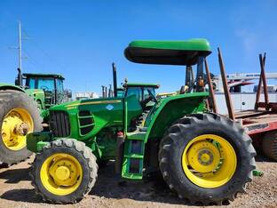 2010 John Deere 6100D