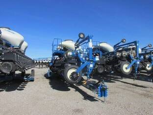 2025 Kinze 3605