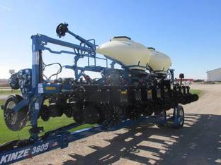 2025 Kinze 3605