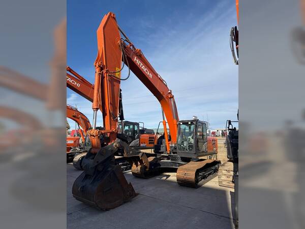 2023 Hitachi ZX250 LC-6 Excavator #HCMDC160T00050467 MID