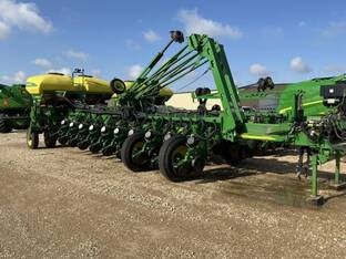 2005 John Deere 1770NT CCS