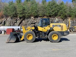 2020 Komatsu WA320-8