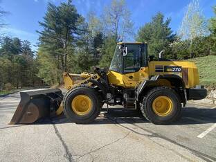 2021 Komatsu WA270-8