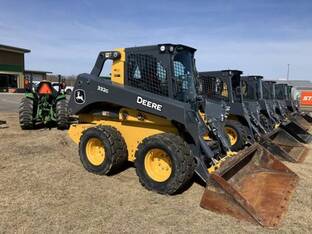2023 John Deere 332G