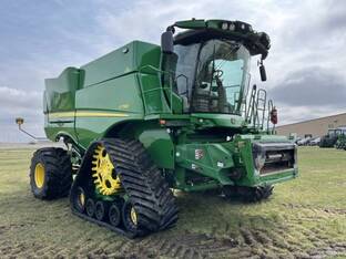 2023 John Deere S780