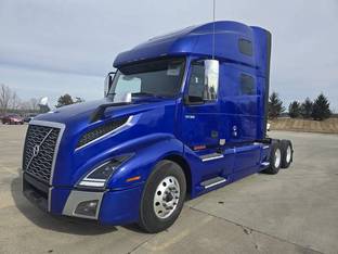 2022 Volvo VNL64T760