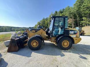 2017 Caterpillar 906M