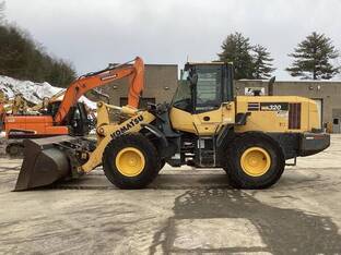 2015 Komatsu WA320-7