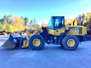 2014 Komatsu WA320-7
