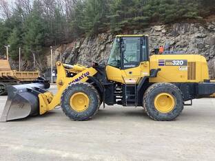 2020 Komatsu WA320-8