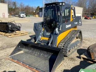 2023 John Deere 325G