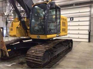 2023 John Deere 345 P