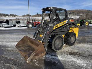 2020 New Holland L318