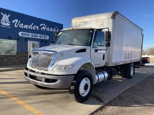 2017 International DURASTAR 4400