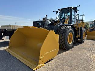 2023 John Deere 824 P-TIER