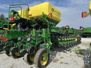2023 John Deere 1775NT