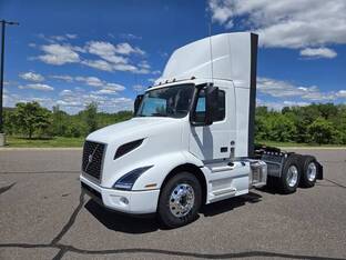 2026 Volvo VNR64T300