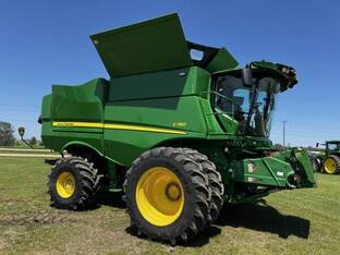 2023 John Deere S780
