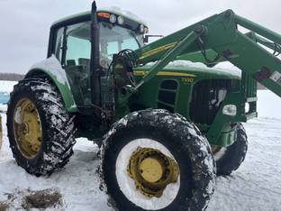 2007 John Deere 7330