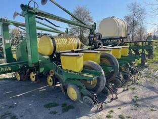 John Deere 7200
