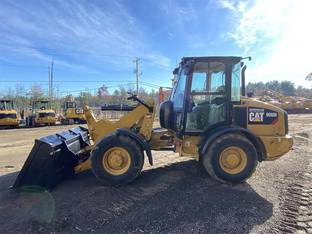 2017 Caterpillar 906M