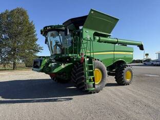 2022 John Deere S760