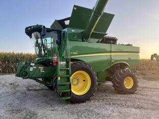 2022 John Deere S780