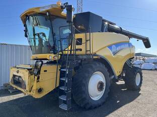 2012 New Holland CR8080