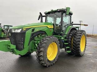 2023 John Deere 8R 250