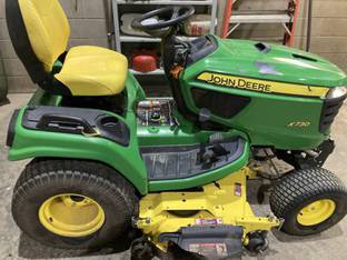 2017 John Deere X730