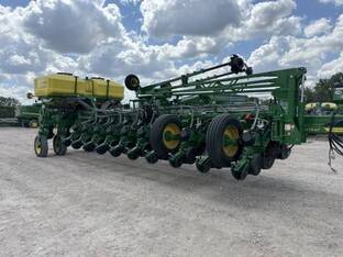 2023 John Deere 1775NT
