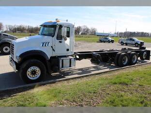 2013 Mack GU713