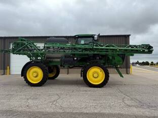 2021 John Deere R4044