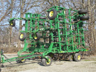 2005 John Deere 2210