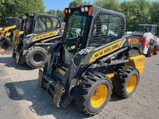 2011 New Holland L220