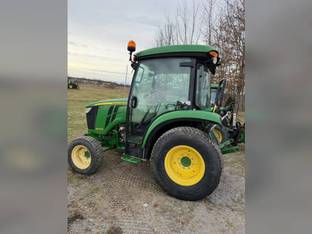 2016 John Deere 3033R