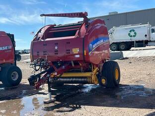 2019 New Holland RB560