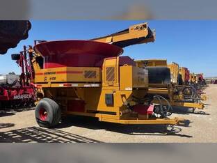 2015 HayBuster H1130