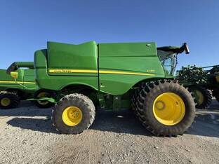 2023 John Deere S780