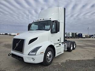 2026 Volvo VNR64T300