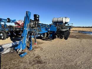2022 Kinze 4705