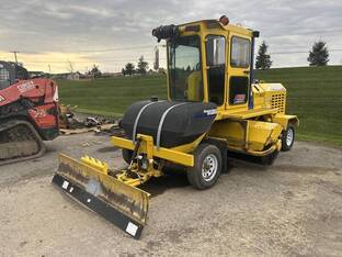 2022 Superior Broom DT74C