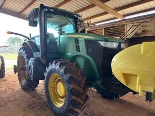 2011 John Deere 7200R