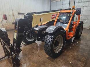 2018 JLG 742