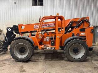 2017 JLG 6042